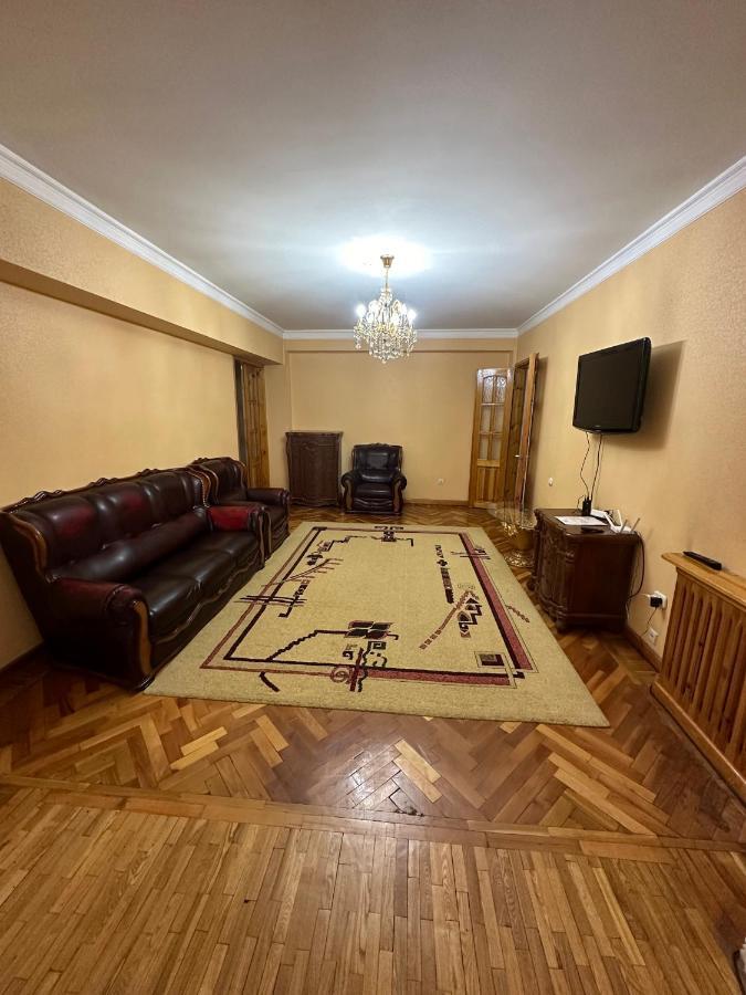 Апартаменты У Парка Голубые Купола И Цум Apartments At Blue Dome Park Tashkent Bagian luar foto